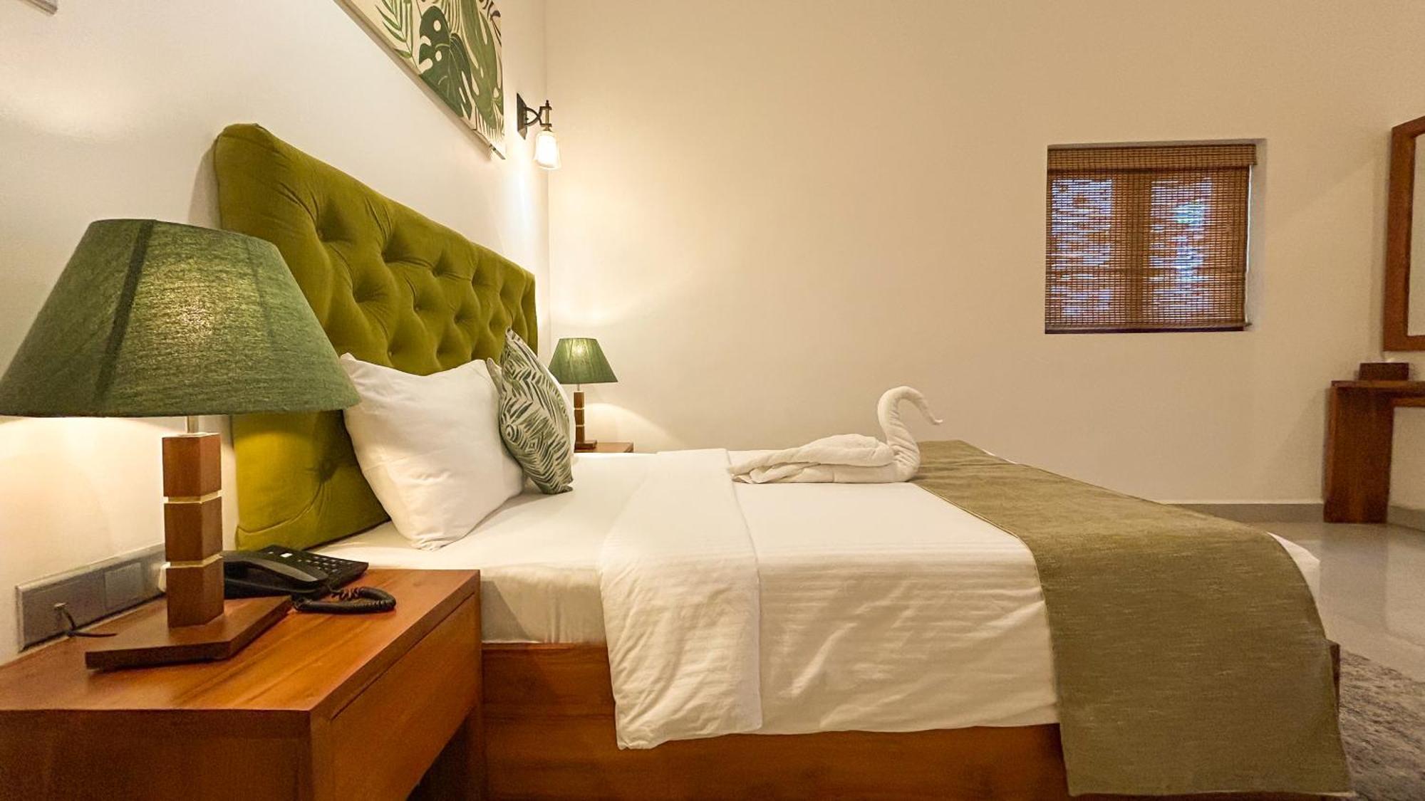 J Leaf Hotel By Blue Bird نيجومبو المظهر الخارجي الصورة